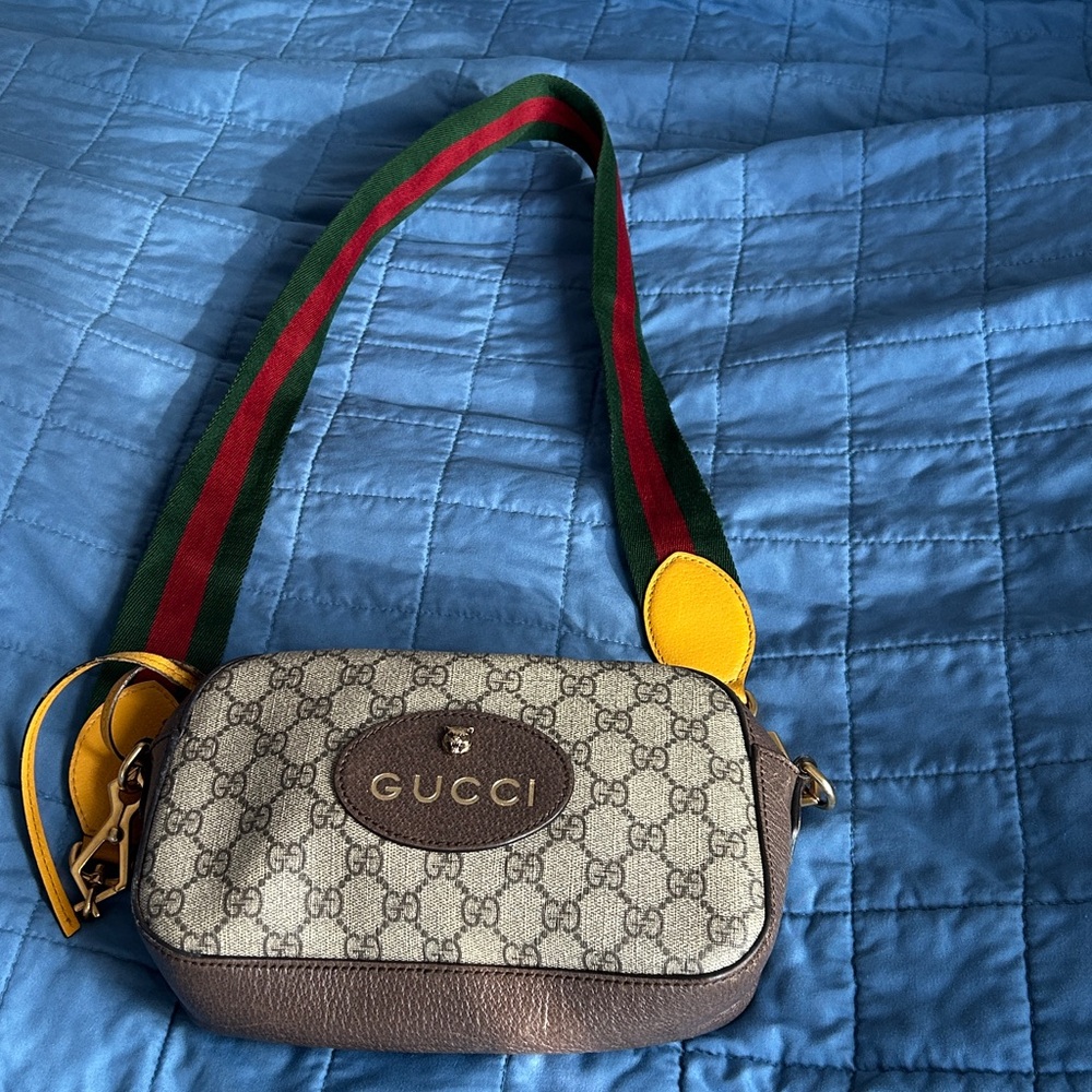 Gucci Beige & Brown GG Supreme Mini Shoulder Bag with Floral Lining - Picture 2 of 11